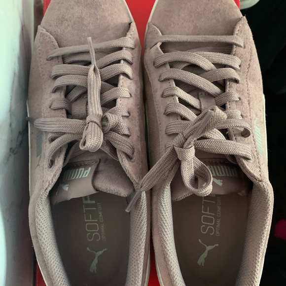 Women’s Puma Sneaker - Picture 10 of 10